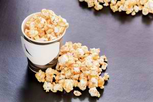 5 healthy quick movie snacks